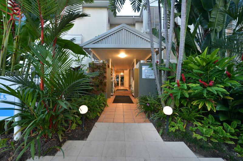 Port Douglas Apartments (Adults Only) Esterno foto